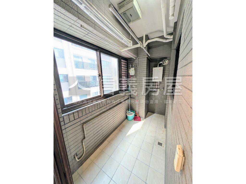 近徐匯小資宅三房車位房屋室內格局與周邊環境