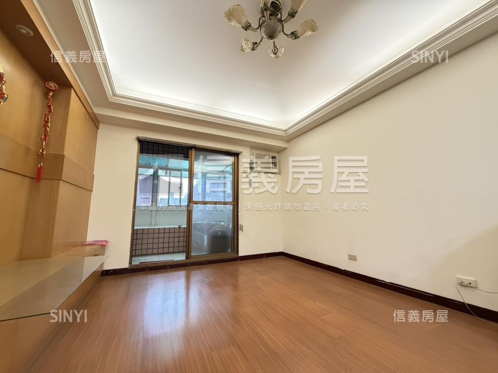 板橋新都市電梯三房好案房屋室內格局與周邊環境