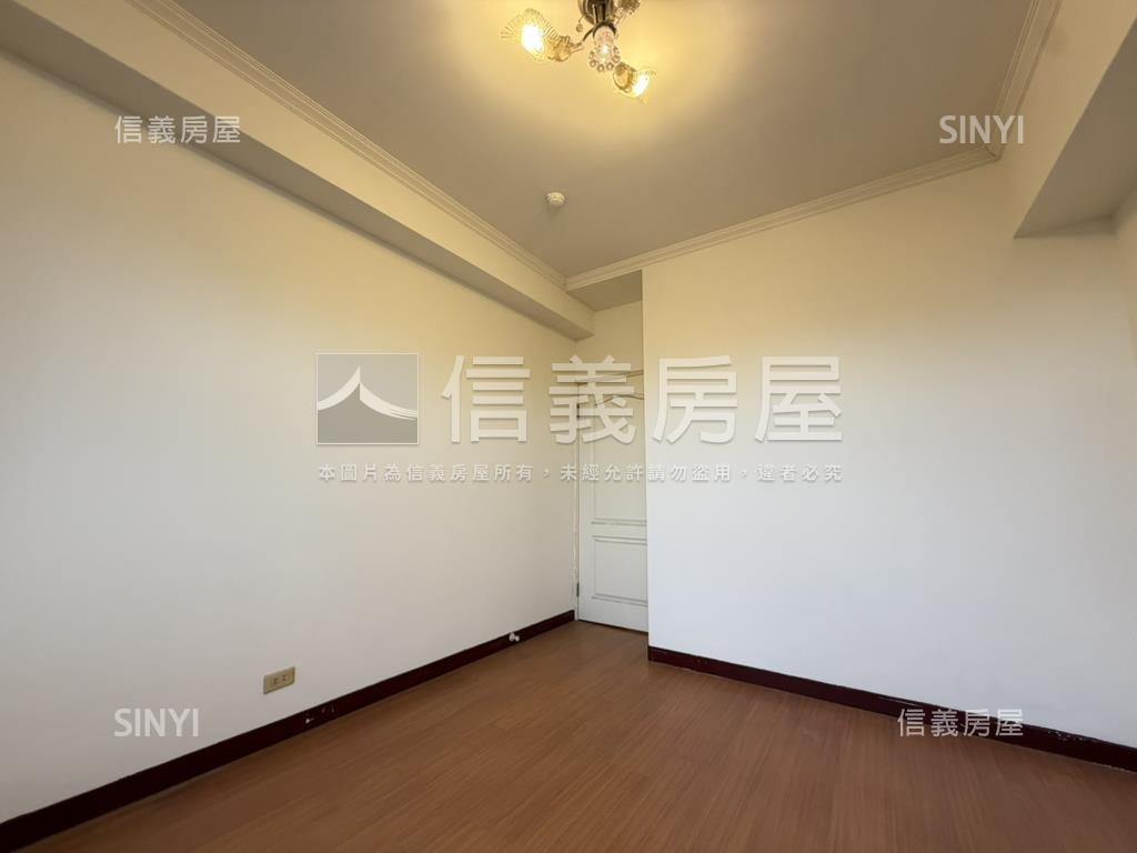 板橋新都市電梯三房好案房屋室內格局與周邊環境