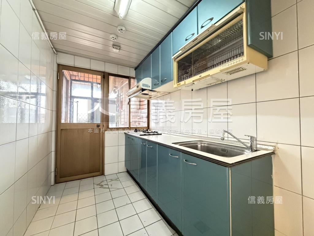板橋新都市電梯三房好案房屋室內格局與周邊環境