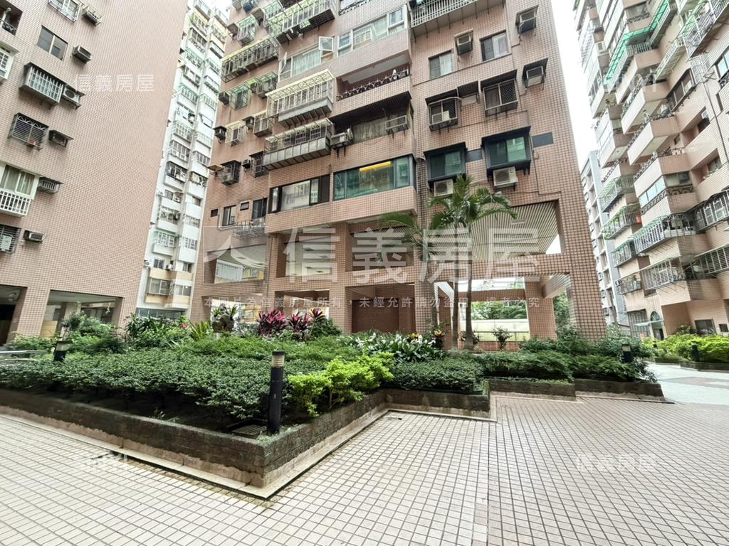 板橋新都市電梯三房好案房屋室內格局與周邊環境
