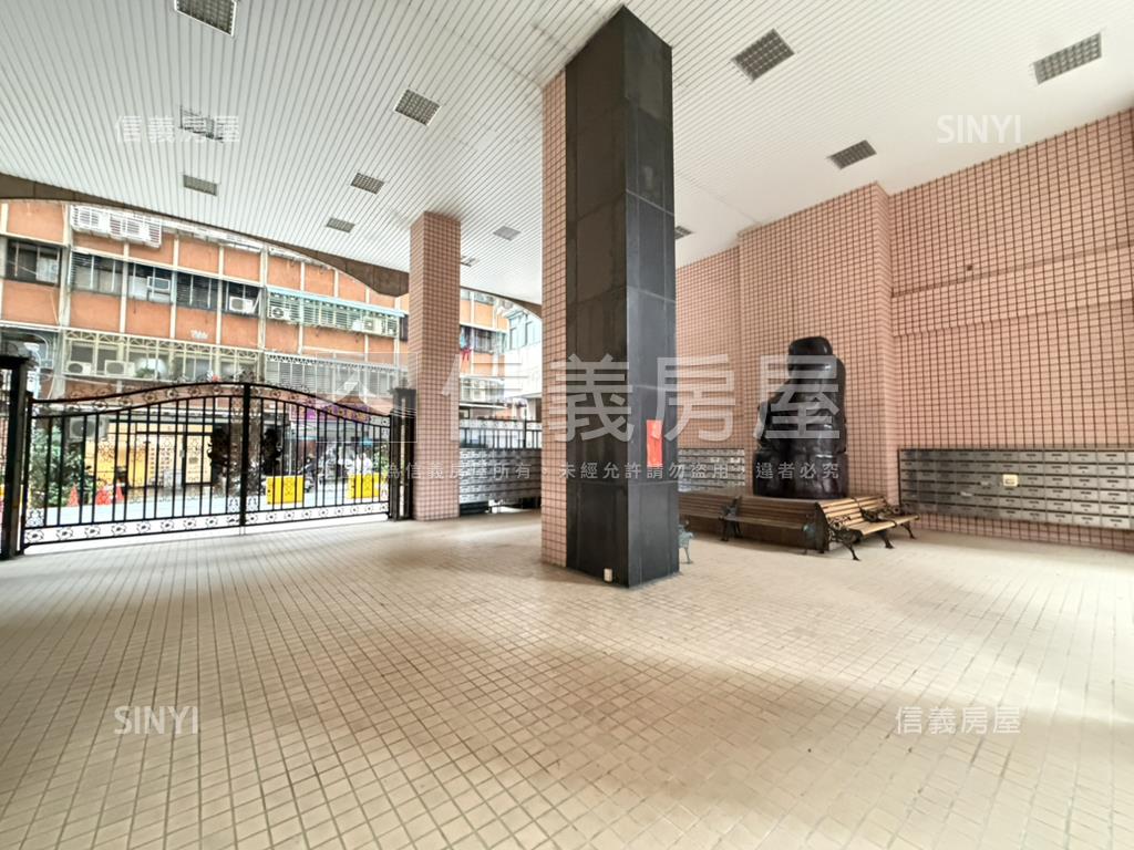 板橋新都市電梯三房好案房屋室內格局與周邊環境