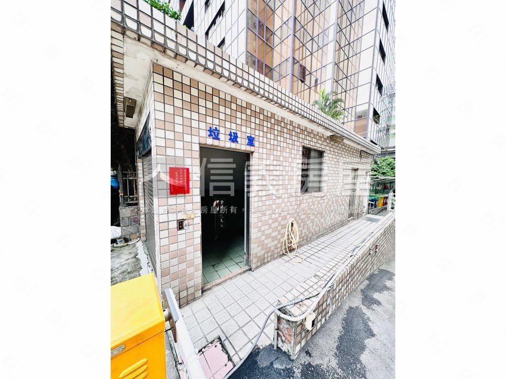 專任中和凱悅房屋室內格局與周邊環境