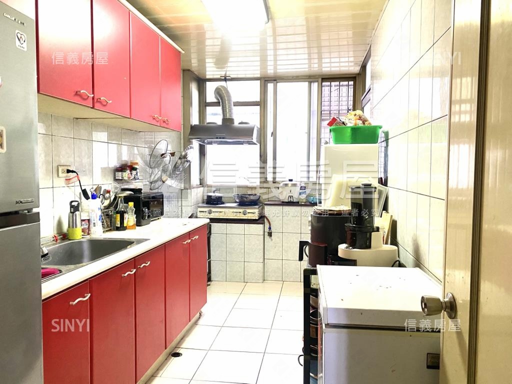 康寧國小旁二樓大３房房屋室內格局與周邊環境