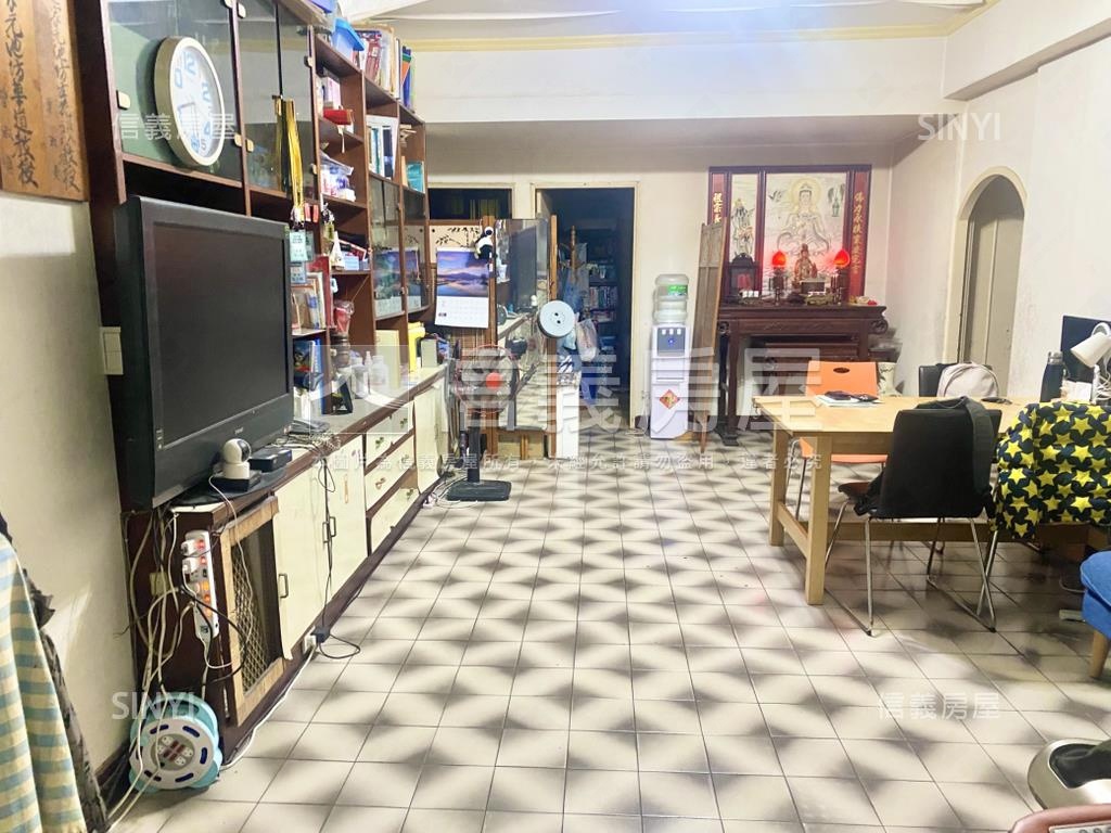 康寧國小旁二樓大３房房屋室內格局與周邊環境