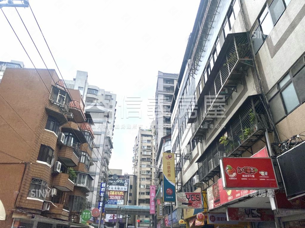 康寧國小旁二樓大３房房屋室內格局與周邊環境