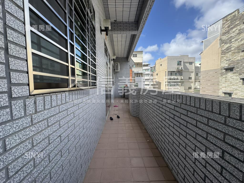 漢神微笑公園首排車庫透天房屋室內格局與周邊環境