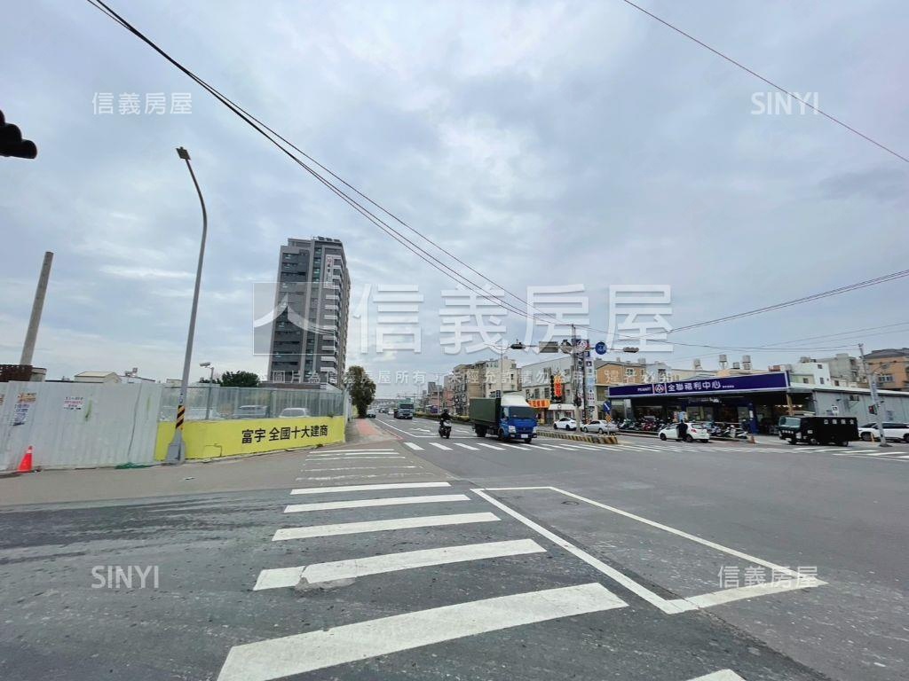 富宇仰睦三房平車房屋室內格局與周邊環境
