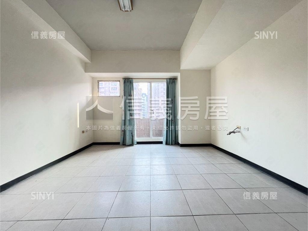 府都激光三房兩衛大陽台房屋室內格局與周邊環境