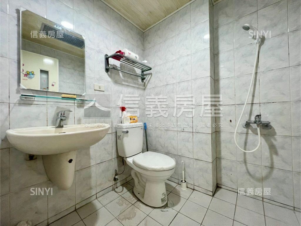 府都激光三房兩衛大陽台房屋室內格局與周邊環境