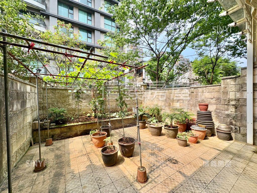 專任北大電梯透天獨享車庫房屋室內格局與周邊環境