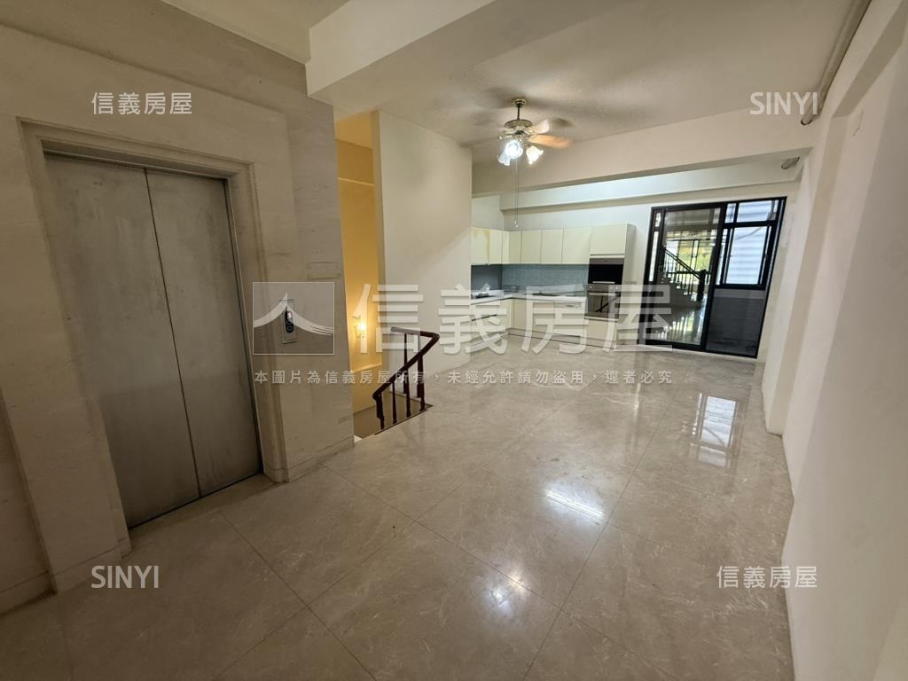 南區面日新國小電梯店面房屋室內格局與周邊環境