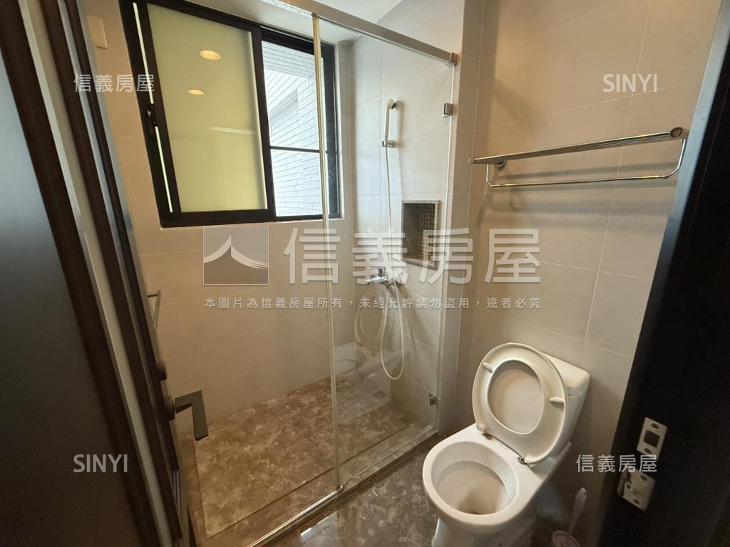 南區面日新國小電梯店面房屋室內格局與周邊環境