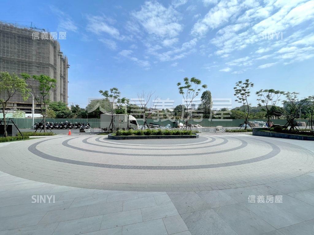 【ＵＩ】高樓採光２房平車房屋室內格局與周邊環境