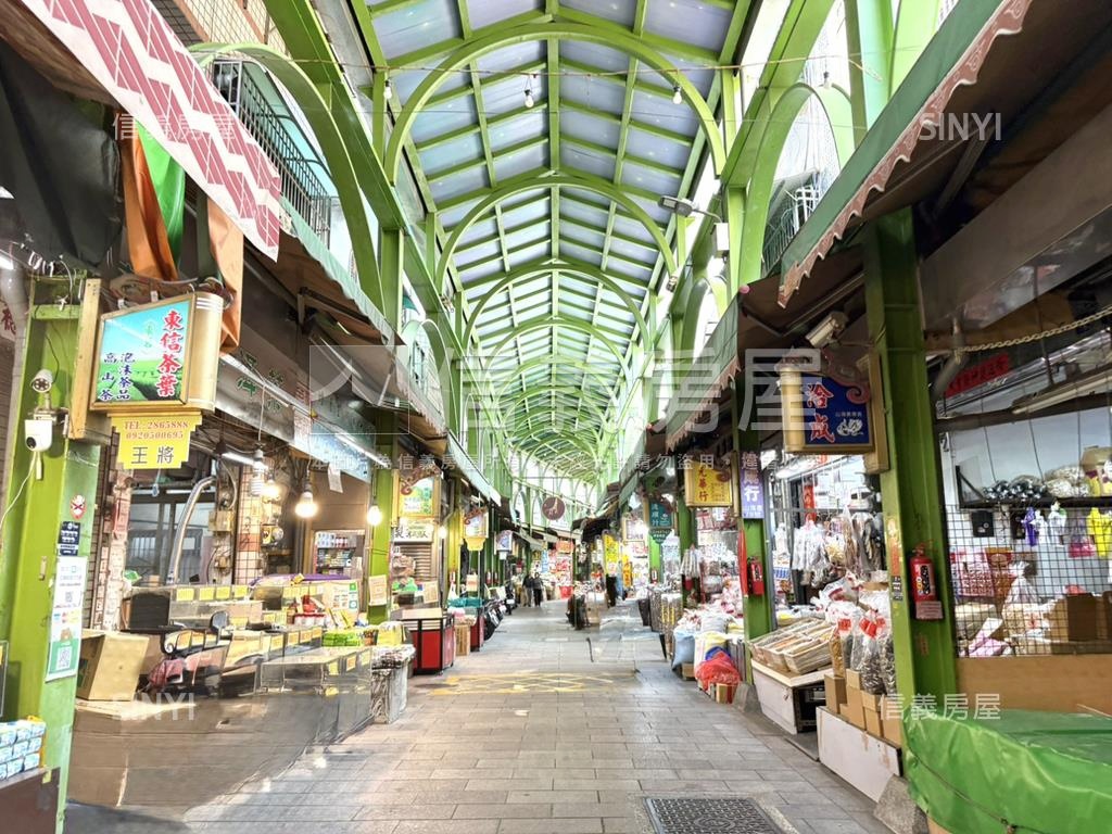 稀有三鳳中街透天金店面房屋室內格局與周邊環境
