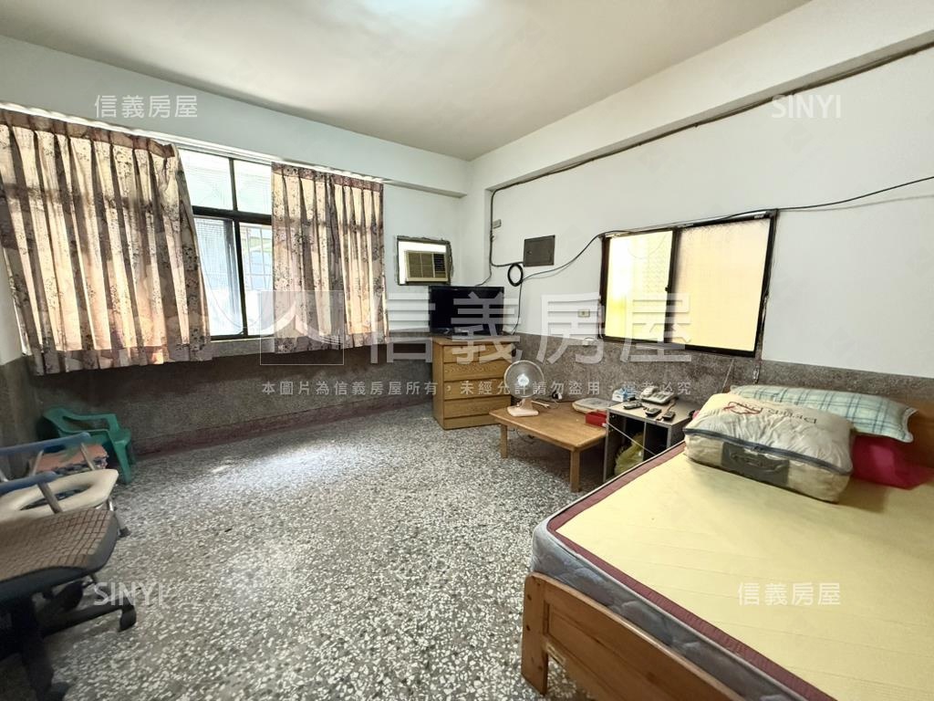 稀有三鳳中街透天金店面房屋室內格局與周邊環境