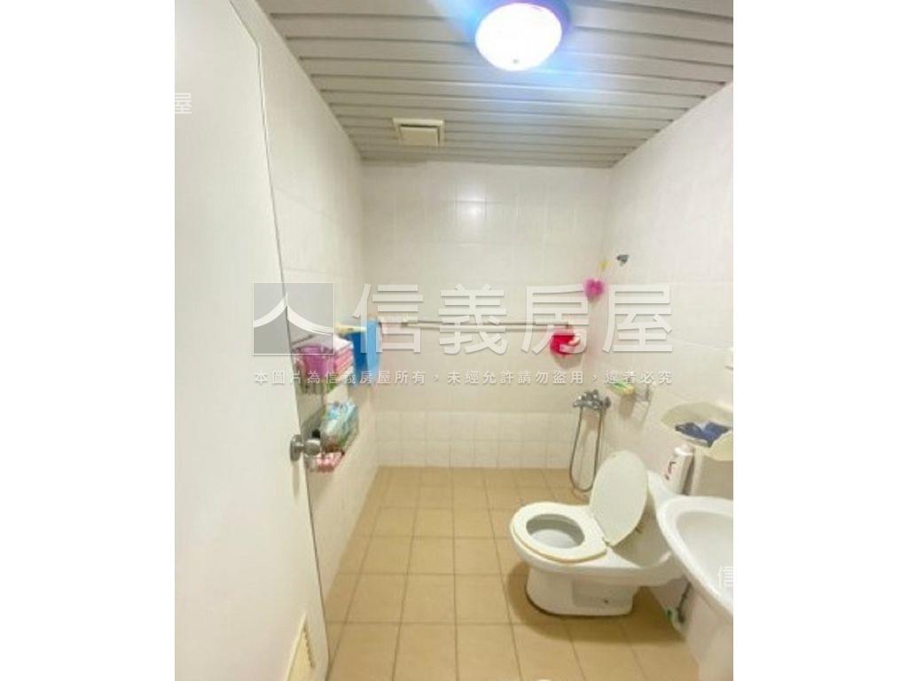 大鵬新城高樓層三房平車房屋室內格局與周邊環境