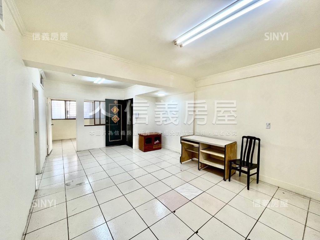 昌吉方正黃金三樓房屋室內格局與周邊環境