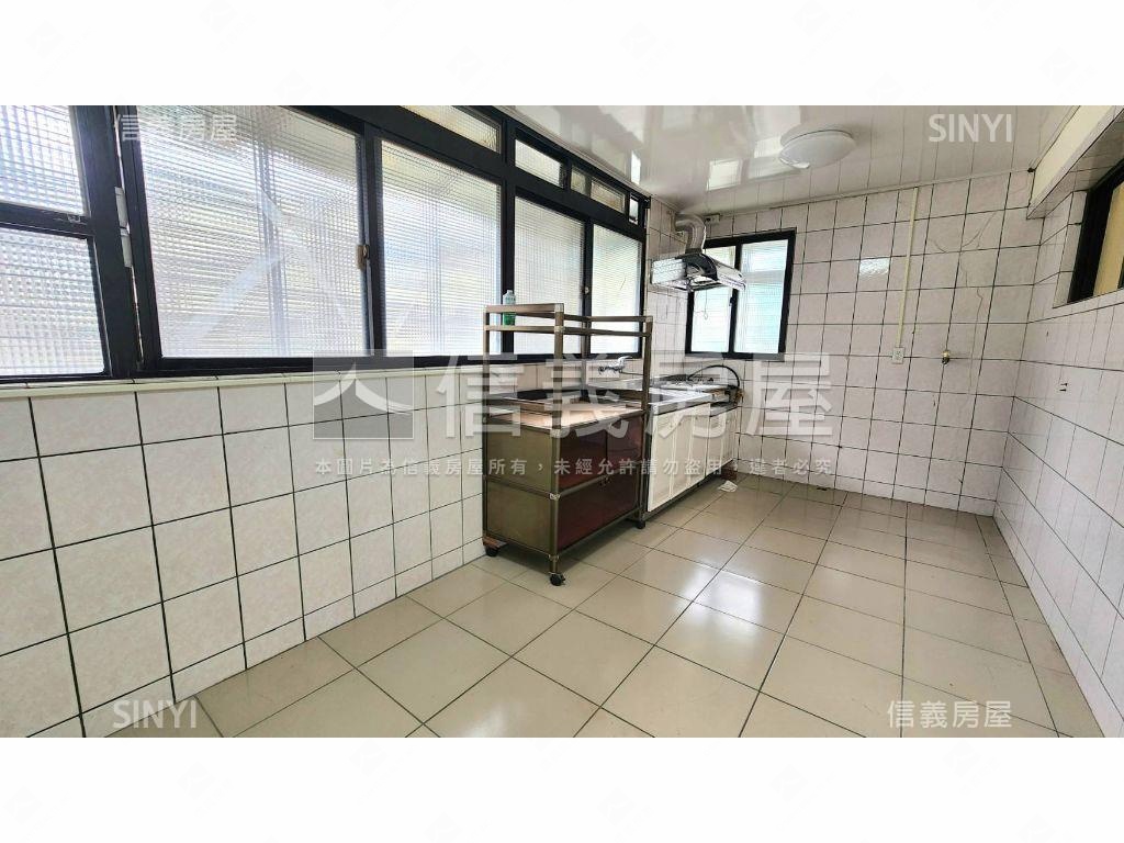 昌吉方正黃金三樓房屋室內格局與周邊環境