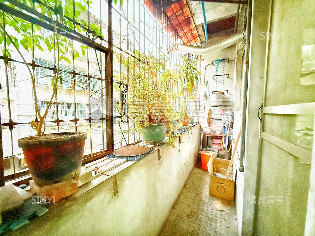 松山路公寓二樓房屋室內格局與周邊環境
