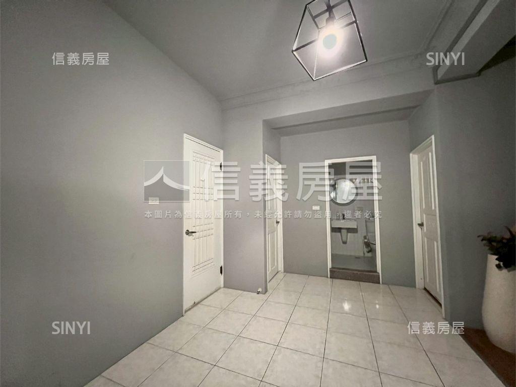 面寬約７米安平１－２樓店房屋室內格局與周邊環境