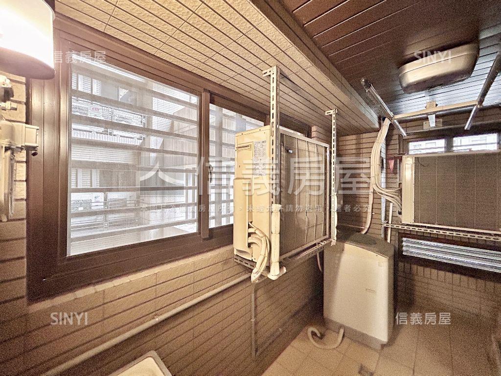 天青精美裝潢三房車位房屋室內格局與周邊環境