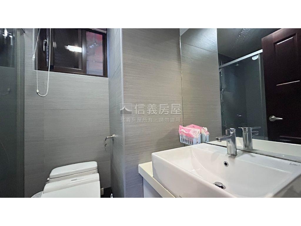 ★新月明亮三房帶租約出售房屋室內格局與周邊環境