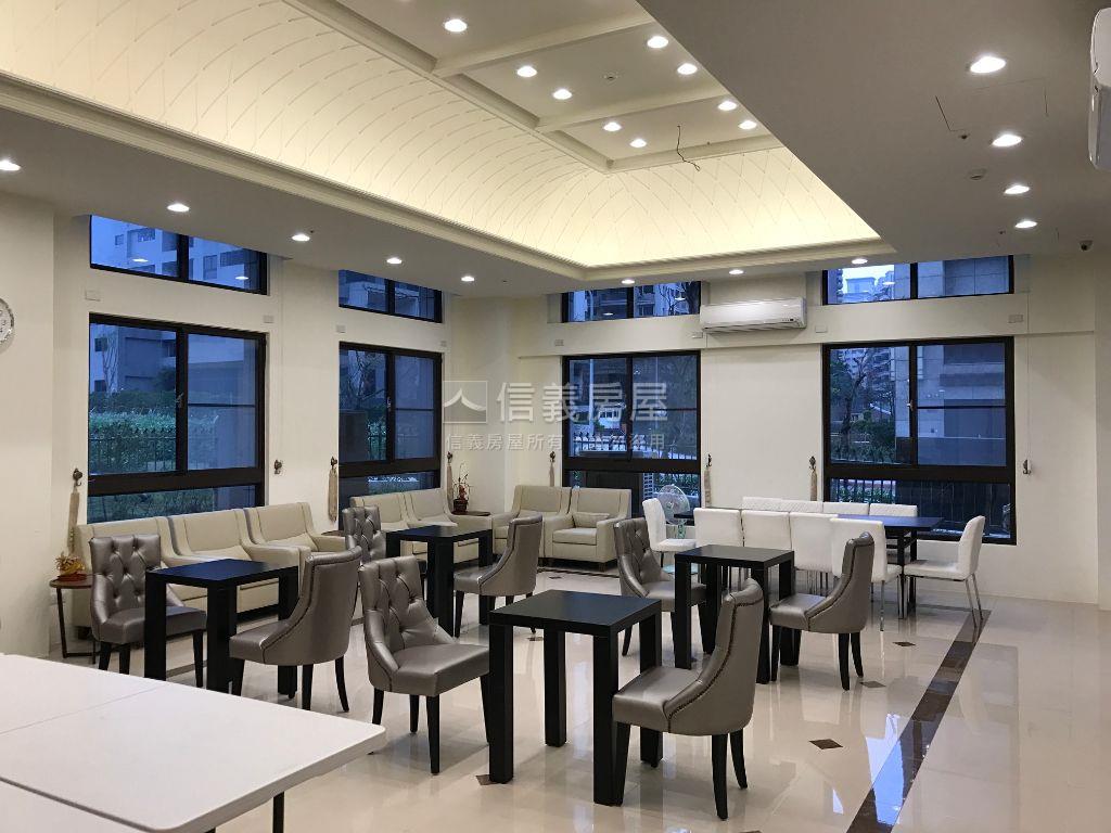 ★新月明亮三房帶租約出售房屋室內格局與周邊環境