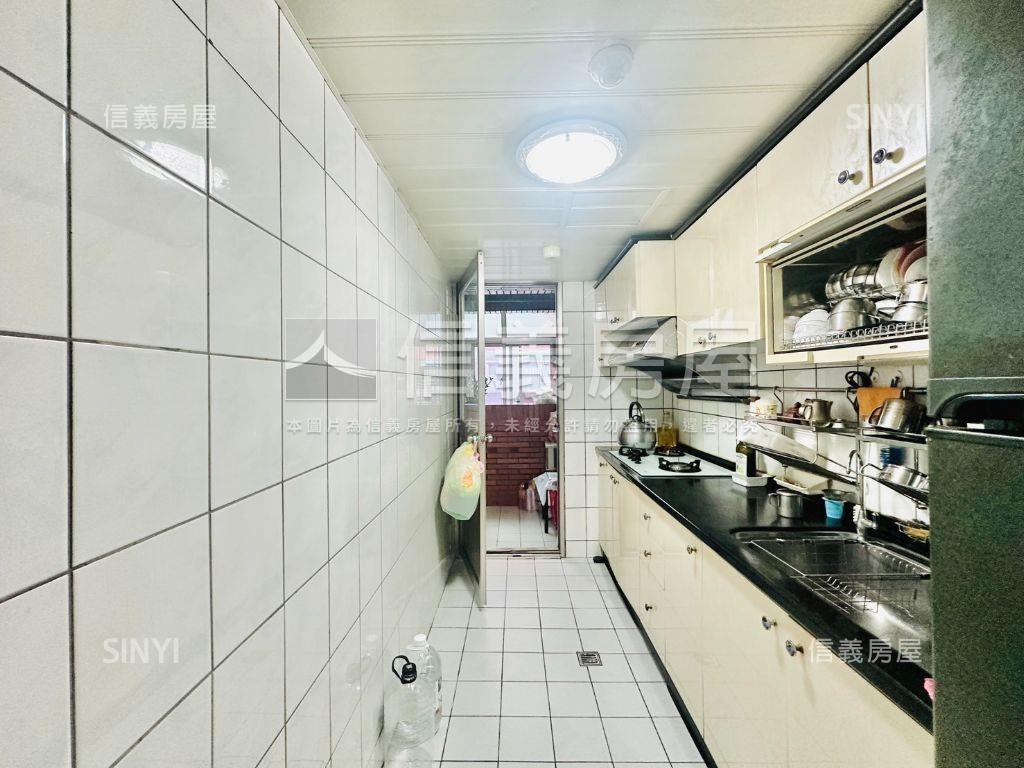 艾菲爾高樓四房附車位房屋室內格局與周邊環境