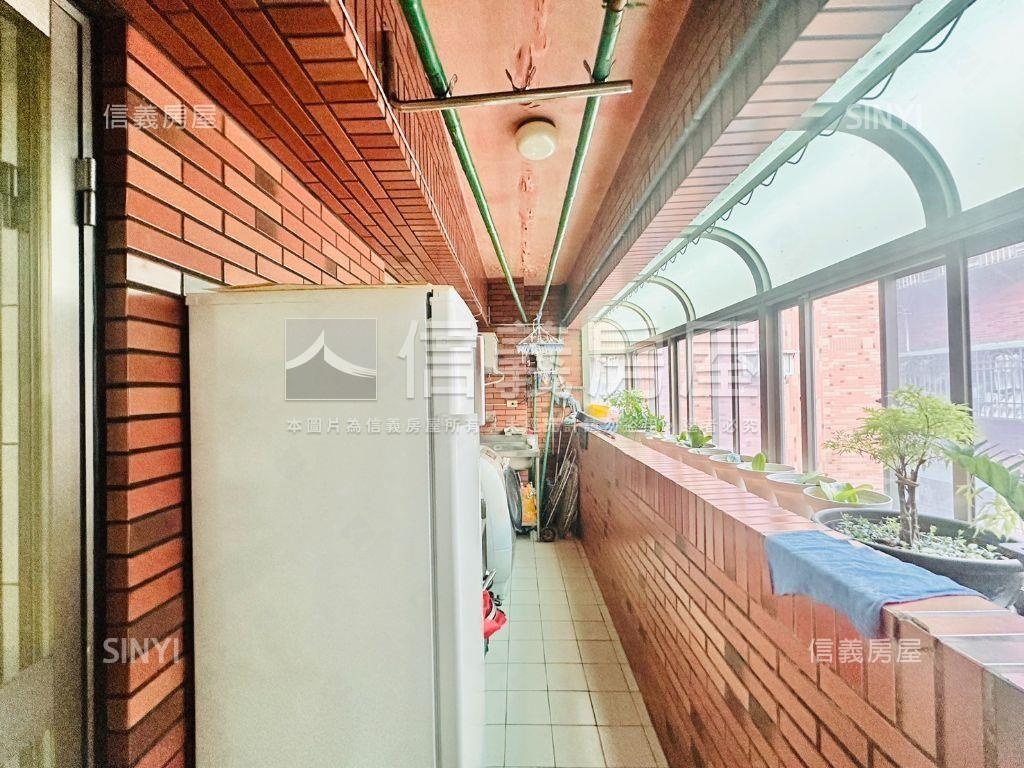 艾菲爾高樓四房附車位房屋室內格局與周邊環境