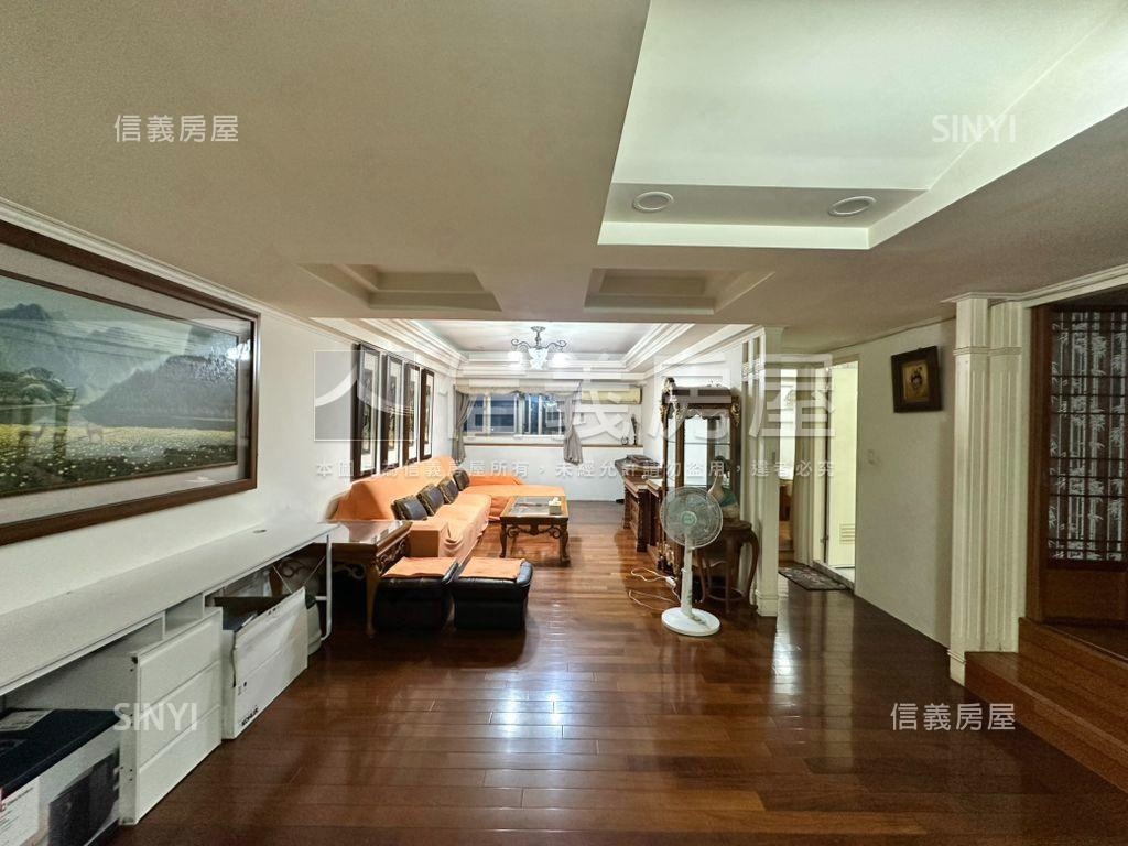 艾菲爾高樓四房附車位房屋室內格局與周邊環境