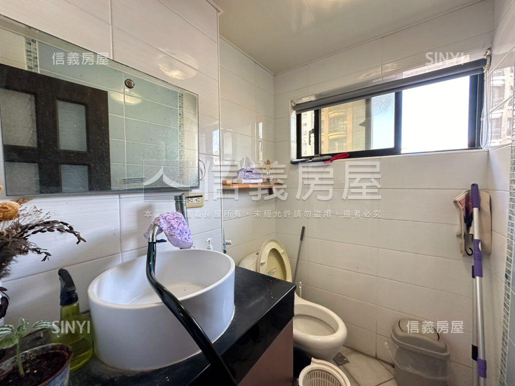 月光流域三房美屋誠意出售房屋室內格局與周邊環境