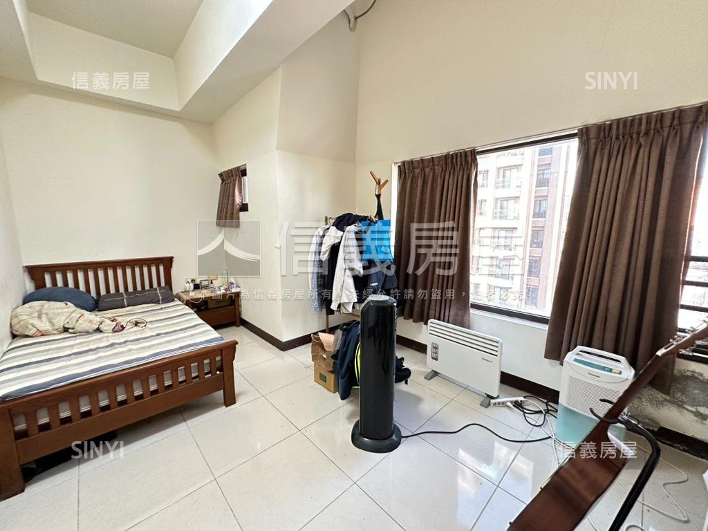 月光流域三房美屋誠意出售房屋室內格局與周邊環境