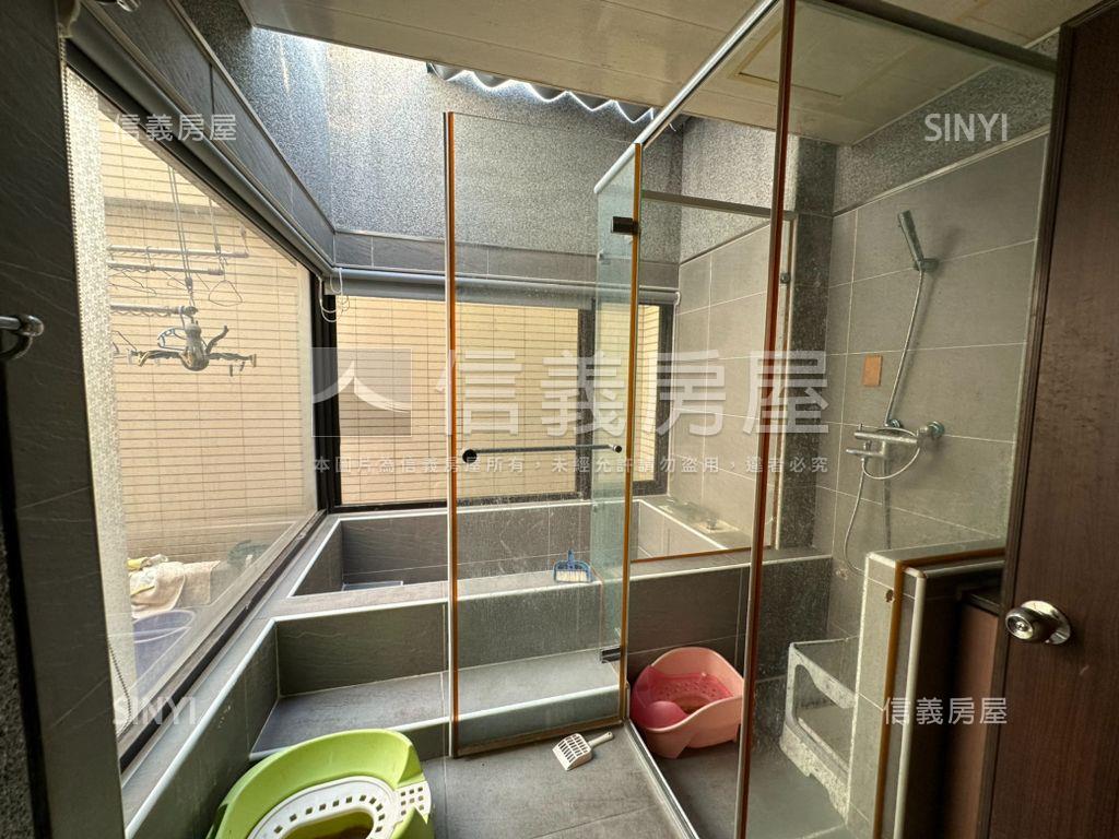 月光流域三房美屋誠意出售房屋室內格局與周邊環境