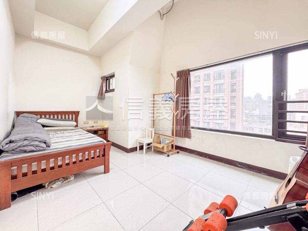 月光流域三房美屋誠意出售房屋室內格局與周邊環境