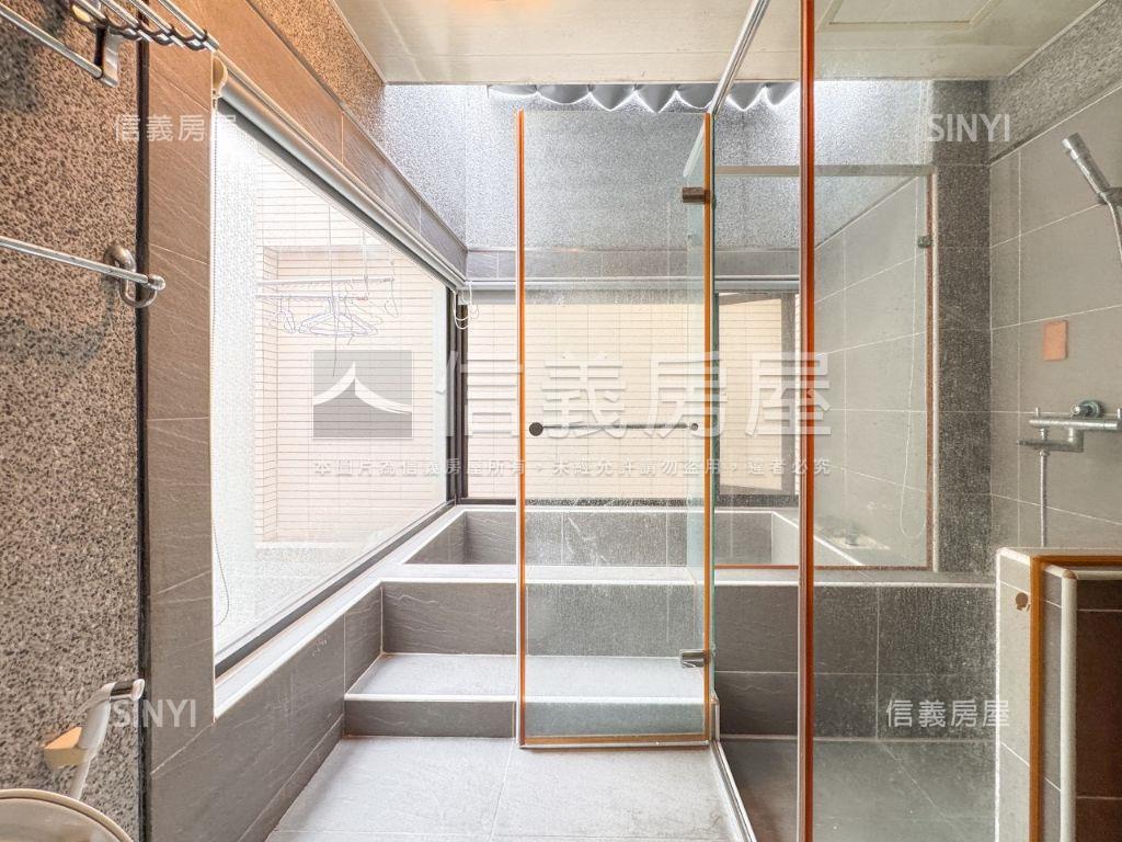 月光流域三房美屋誠意出售房屋室內格局與周邊環境