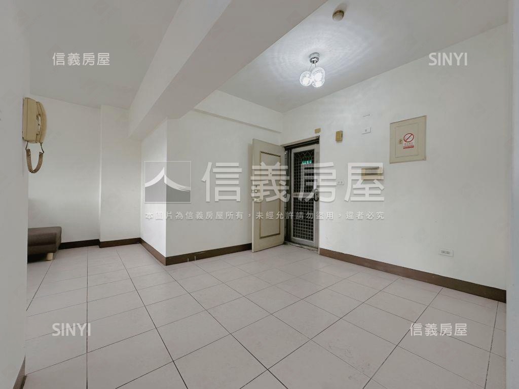 近文山特區低總價兩房平車房屋室內格局與周邊環境