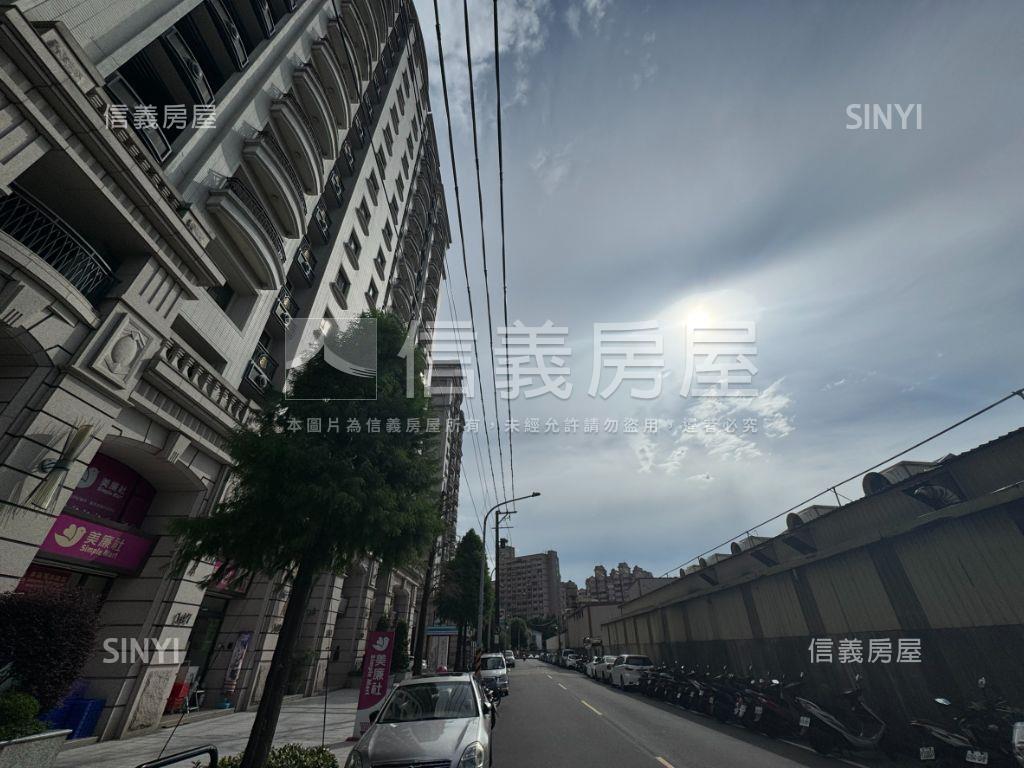 首購看這衛浴開窗兩房車位房屋室內格局與周邊環境