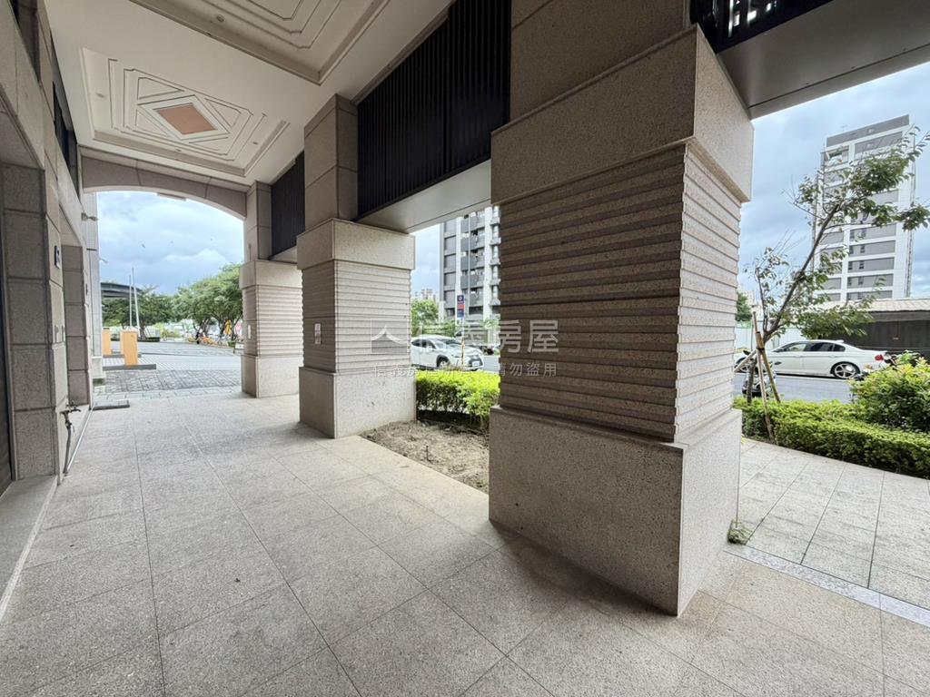 鳳鳴重劃區菁英薈Ⅱ美店面房屋室內格局與周邊環境