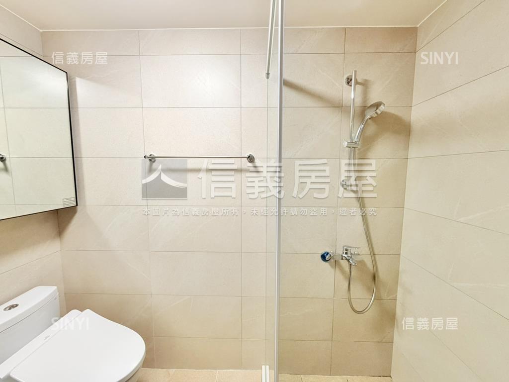 新画峰２房２衛車位房屋室內格局與周邊環境