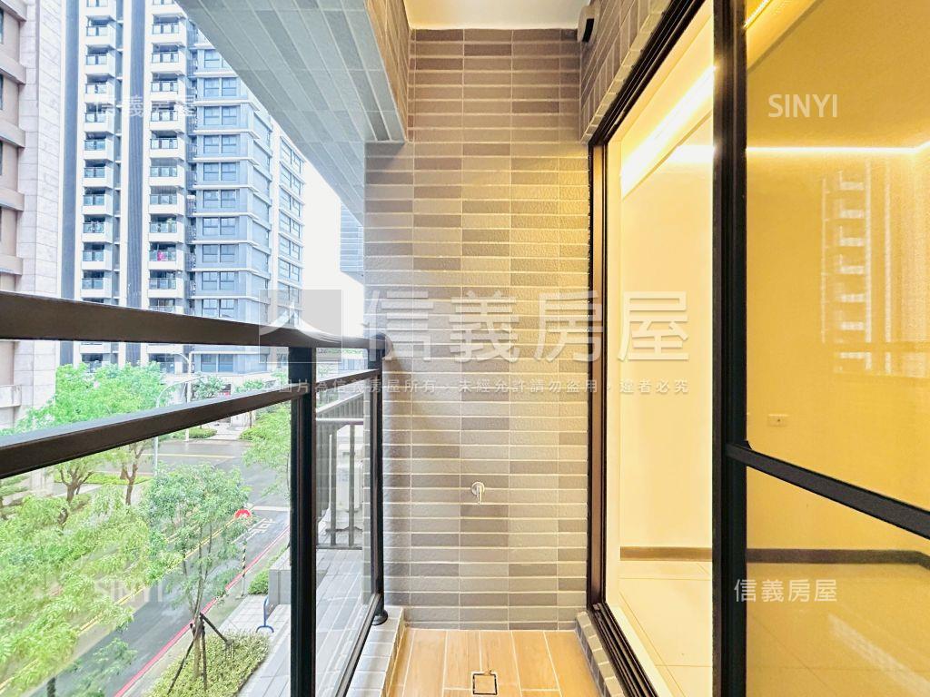 新画峰２房２衛車位房屋室內格局與周邊環境