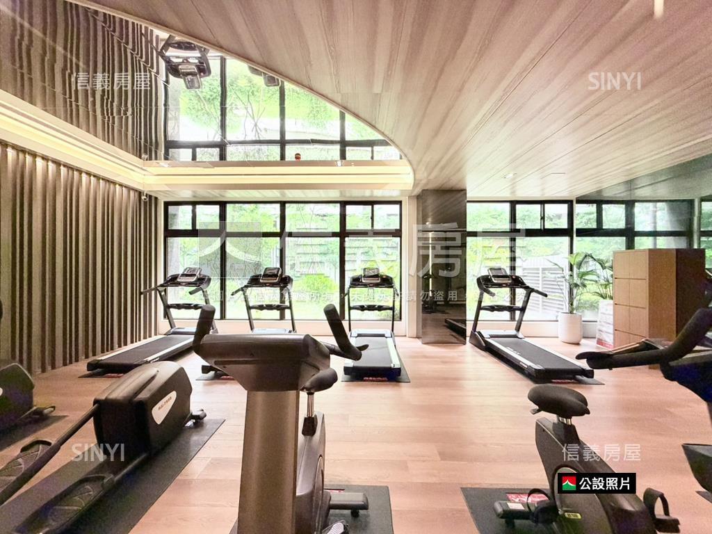 新画峰２房２衛車位房屋室內格局與周邊環境