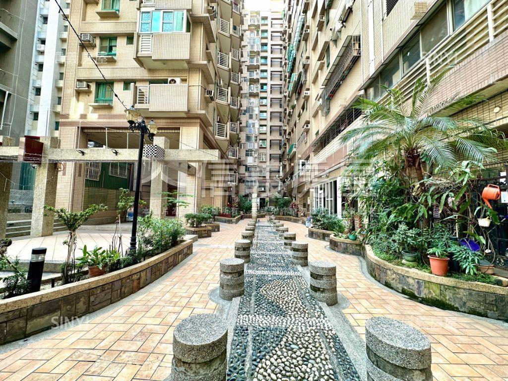 左營高鐵三房平車房屋室內格局與周邊環境