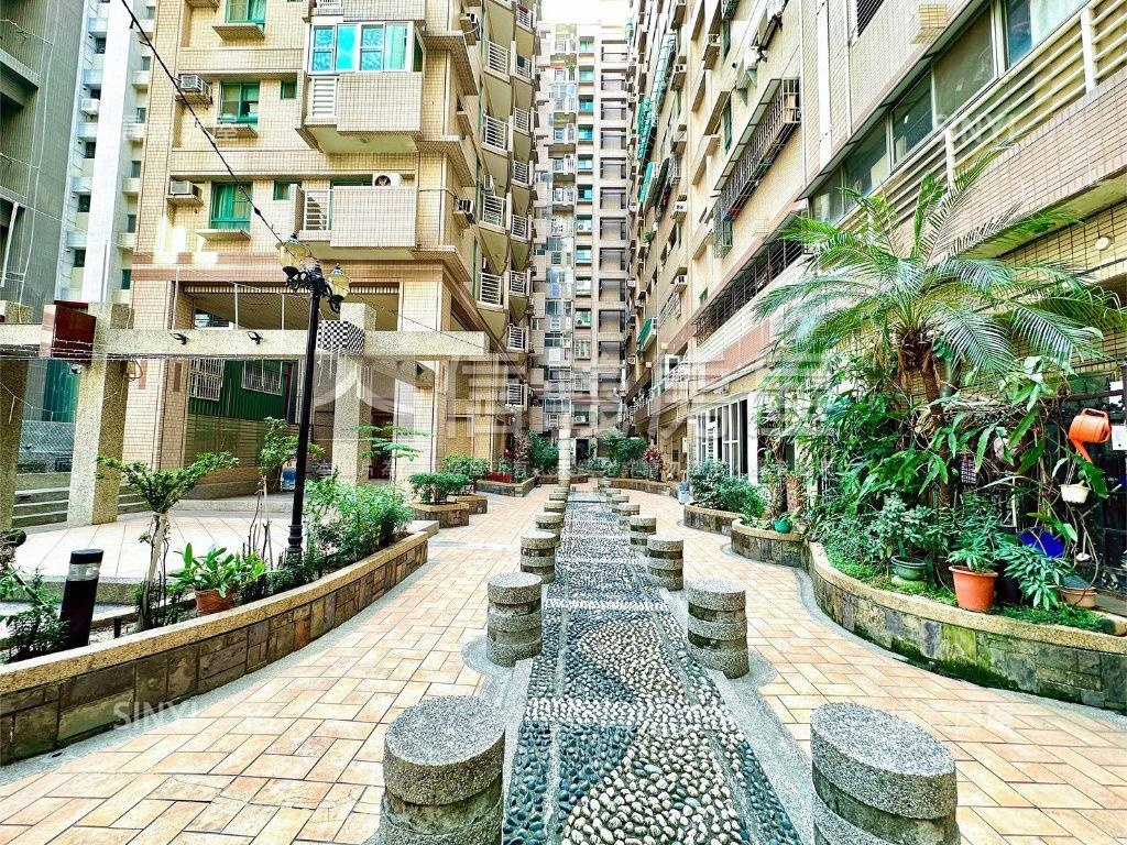 左營高鐵三房平車房屋室內格局與周邊環境