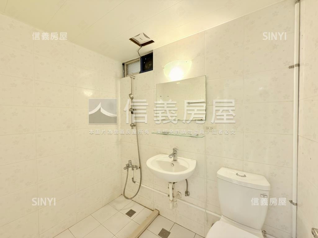 面校園大安捷運華廈房屋室內格局與周邊環境