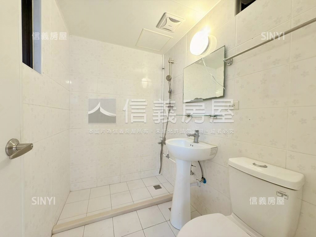 面校園大安捷運華廈房屋室內格局與周邊環境