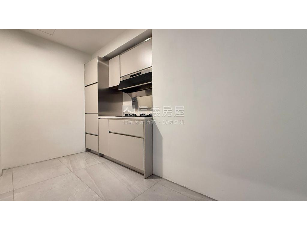 ＴｈｅＱｕｅｅｎ挑高美屋房屋室內格局與周邊環境