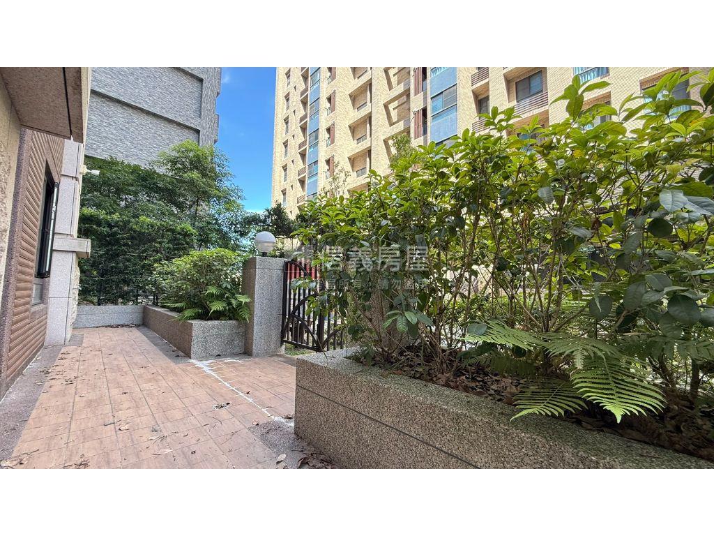 ＴｈｅＱｕｅｅｎ挑高美屋房屋室內格局與周邊環境