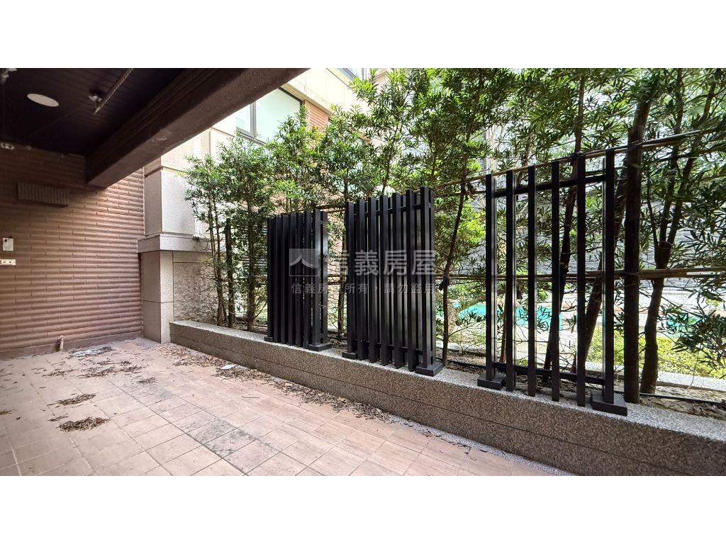 ＴｈｅＱｕｅｅｎ挑高美屋房屋室內格局與周邊環境