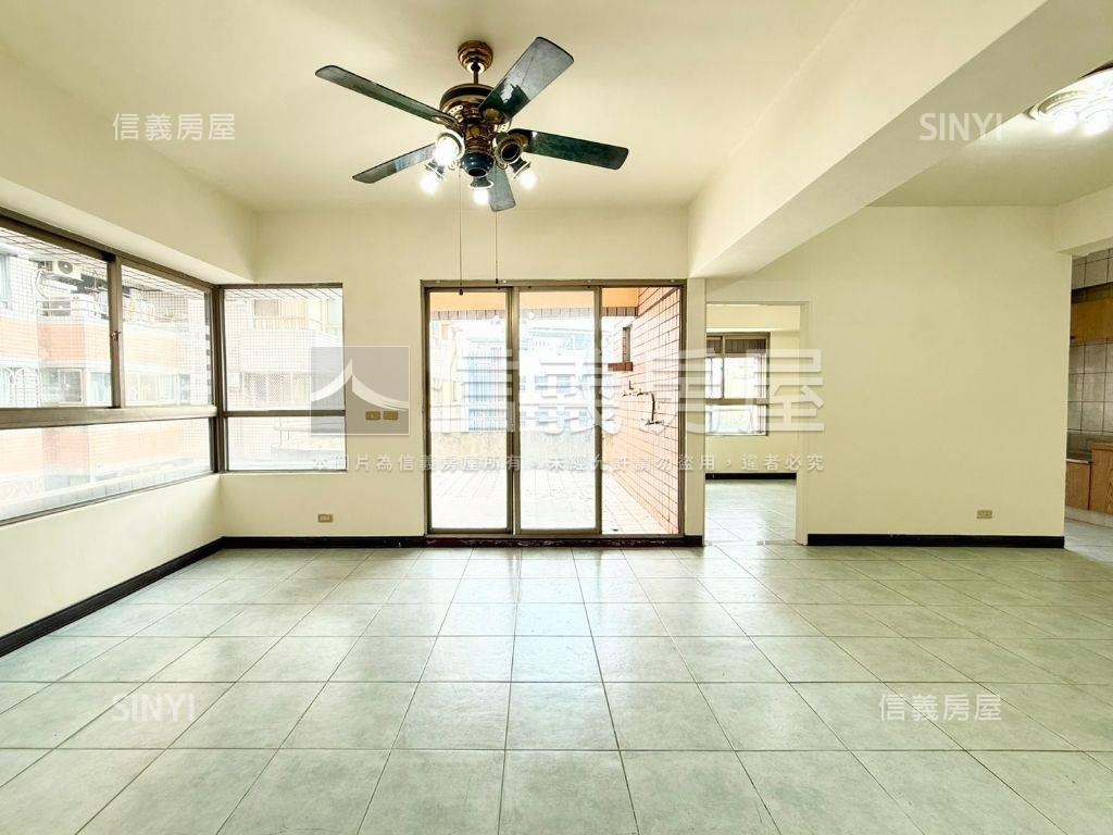 漢口商圈大三房平面車位房屋室內格局與周邊環境